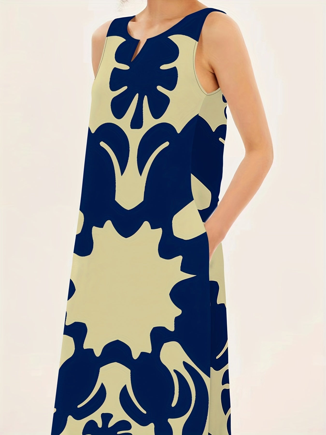 Marlowe | Women's Abstract Print Sleeveless Swing Maxi Dress